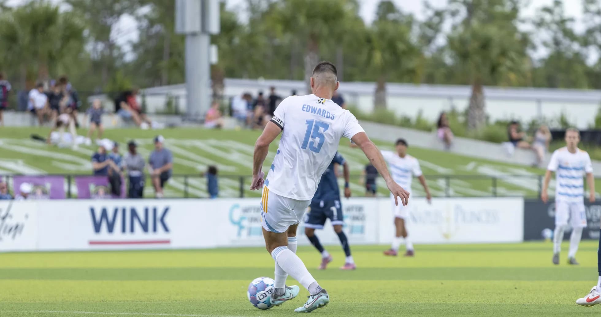 Jugador de Sporting JAX preparándose para un tiro