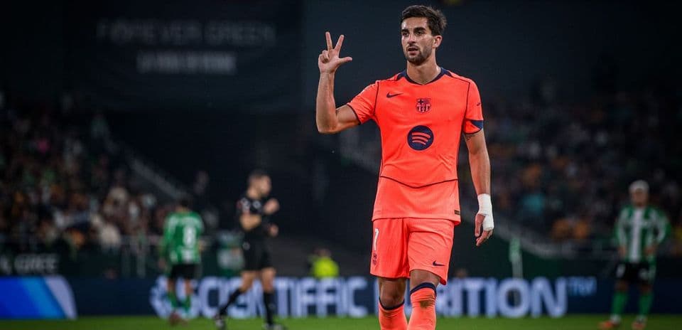 Jugador del Barcelona en acción durante el partido