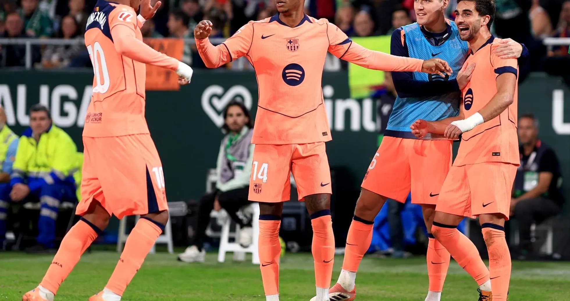 Jugadores de Barcelona celebrando un gol