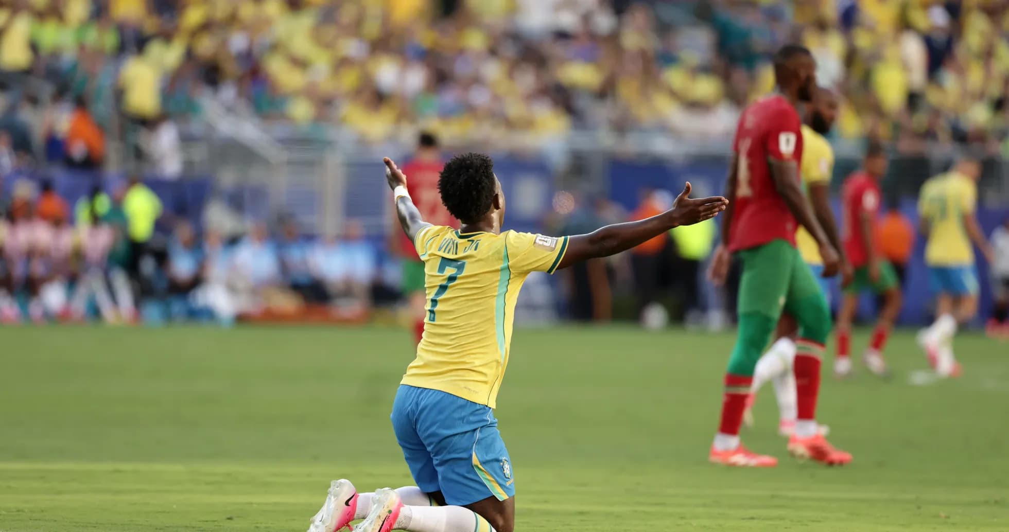 Jugador brasileño celebrando durante el partido