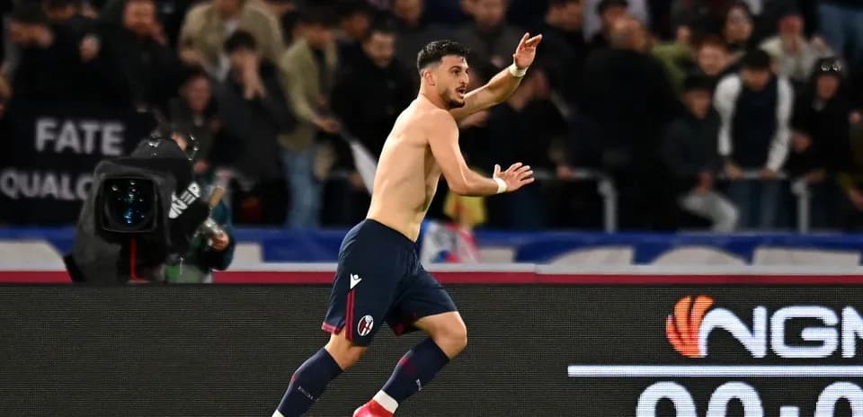 Jugador de Bologna celebrando un gol