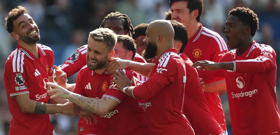 Jugadores de Manchester United celebrando un gol
