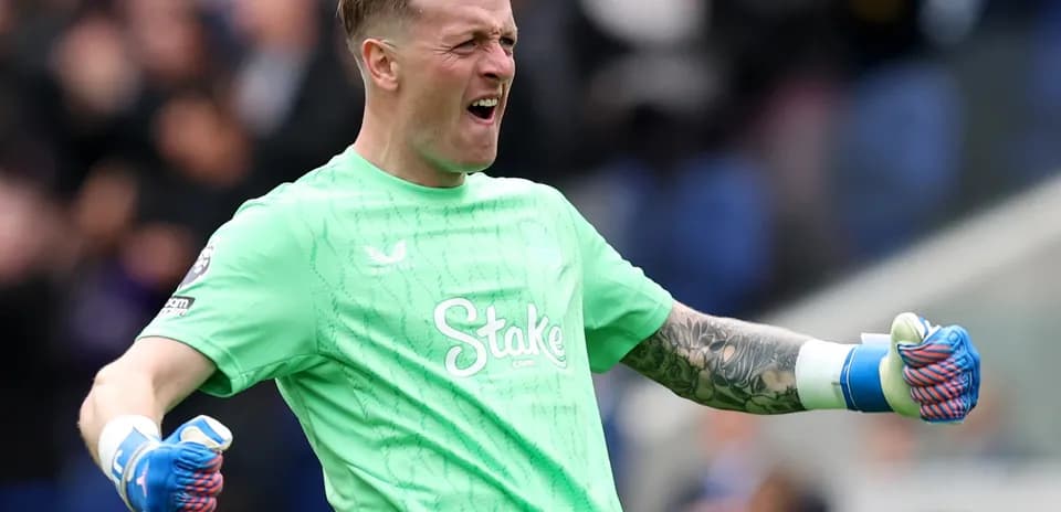 Portero de Everton celebrando durante el partido