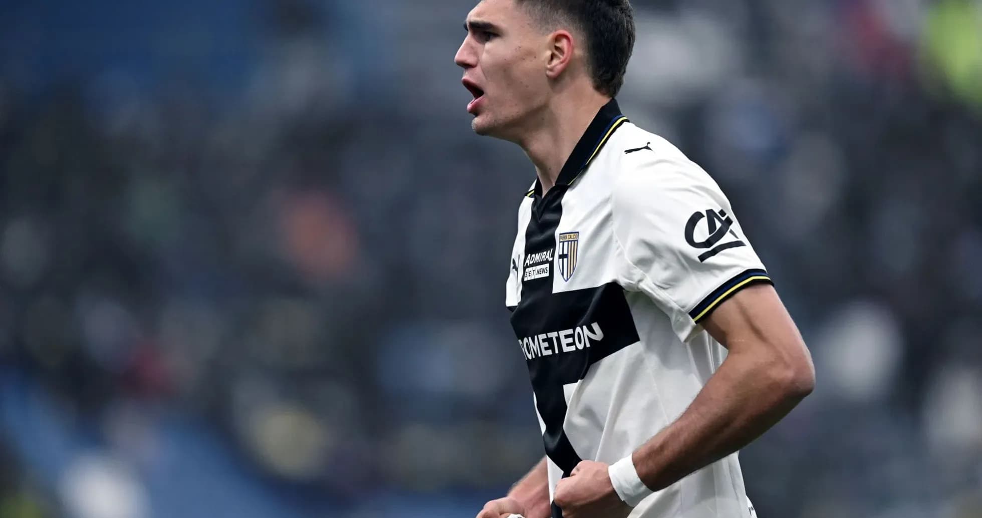 Jugador de Parma celebrando un gol