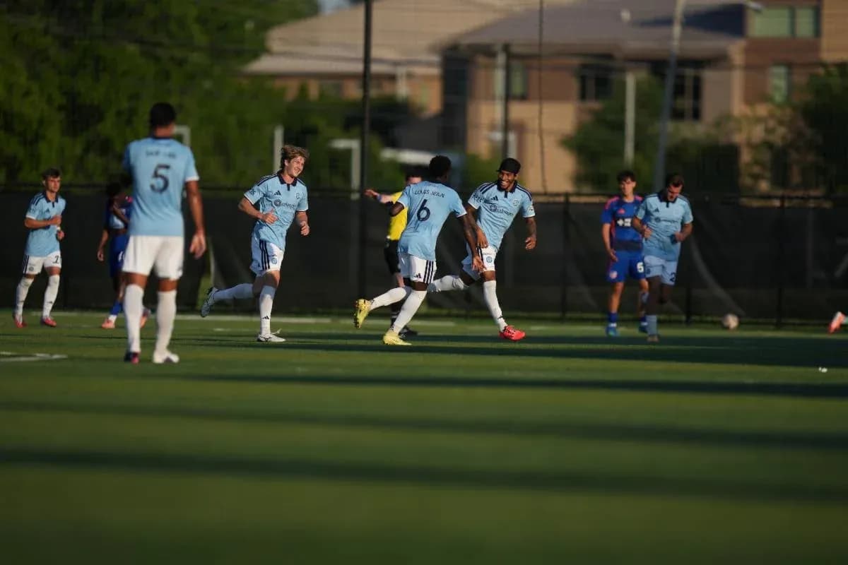 Jugadores de Chattanooga celebrando un gol