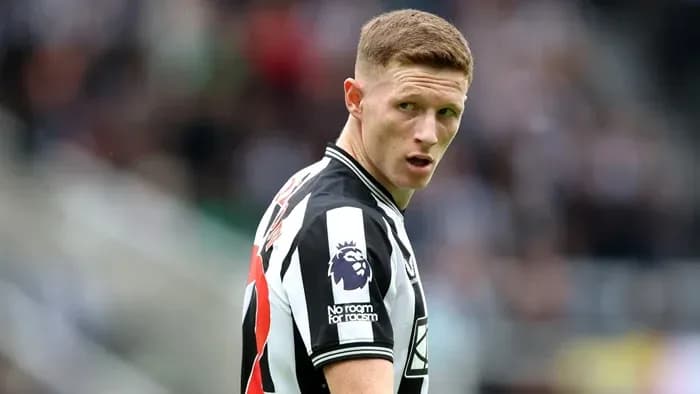 Jugador de Newcastle en el campo durante partido