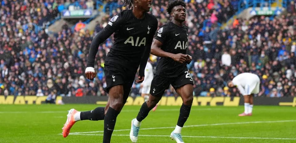 Jugadores de Tottenham celebrando un gol