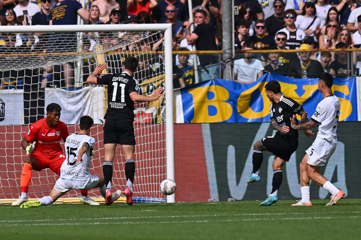 Gol de Parma durante el partido contra Como