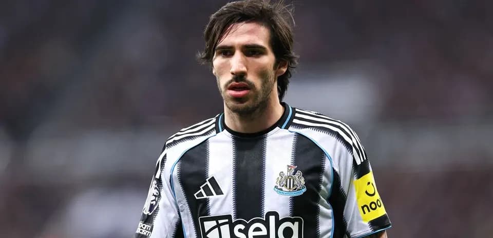 Jugador de Newcastle United en acción durante el partido