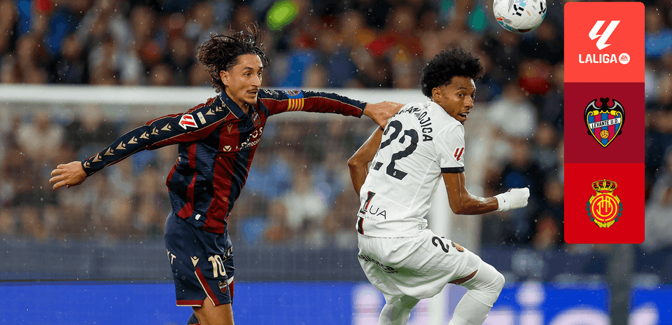 Jugadores de Levante y Mallorca en acción