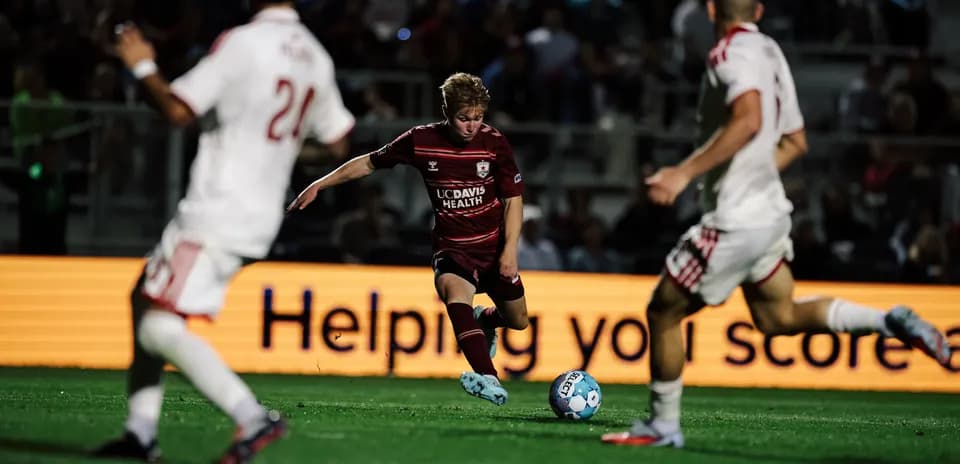 Jugador de Sacramento Republic en acción