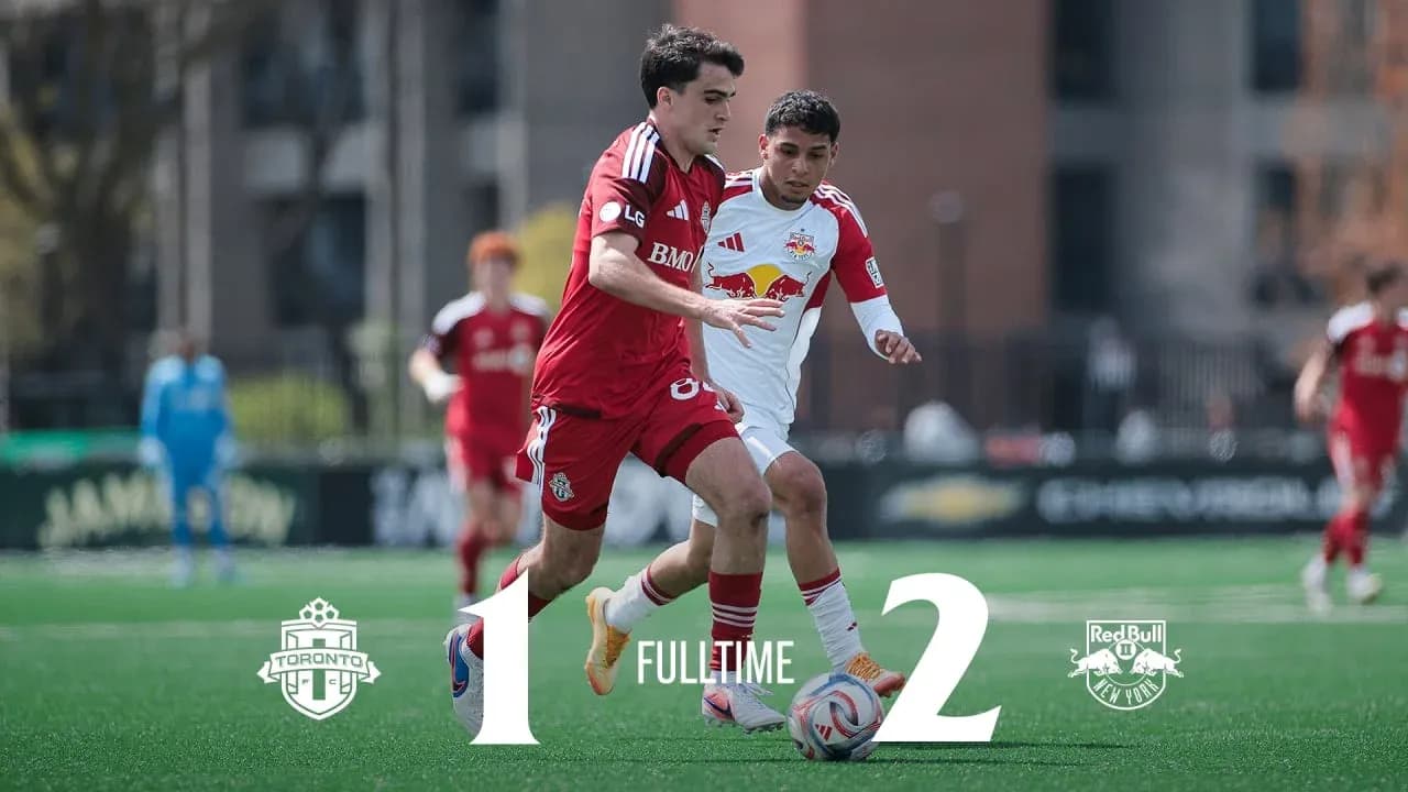 Jugador de Toronto II compitiendo con Red Bull II