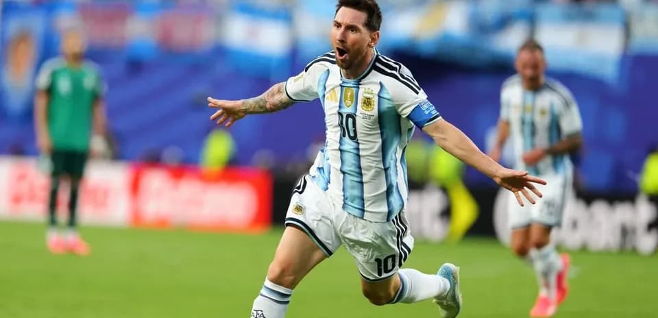 Lionel Messi celebrando un gol con Argentina