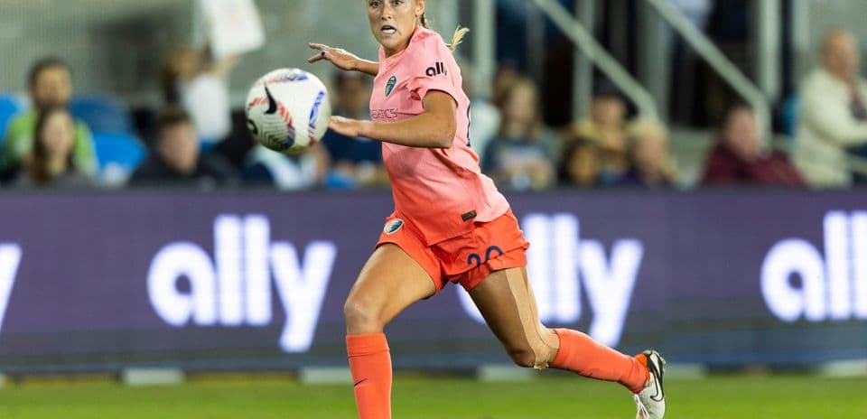 Jugadora de North Carolina Courage en acción