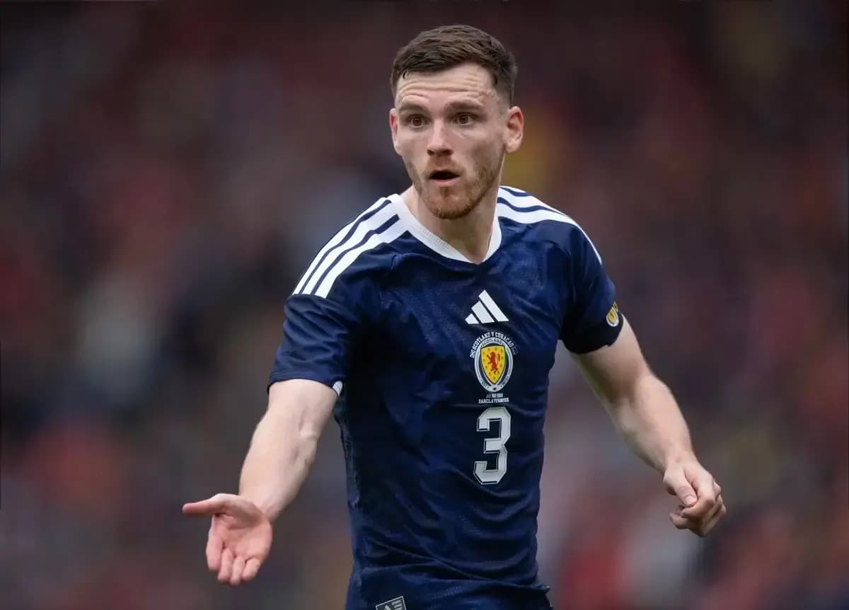 Jugador de Escocia señalando durante un partido