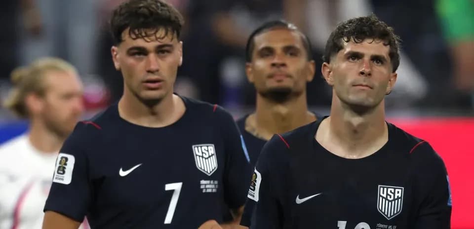 Jugadores de Estados Unidos tras el partido