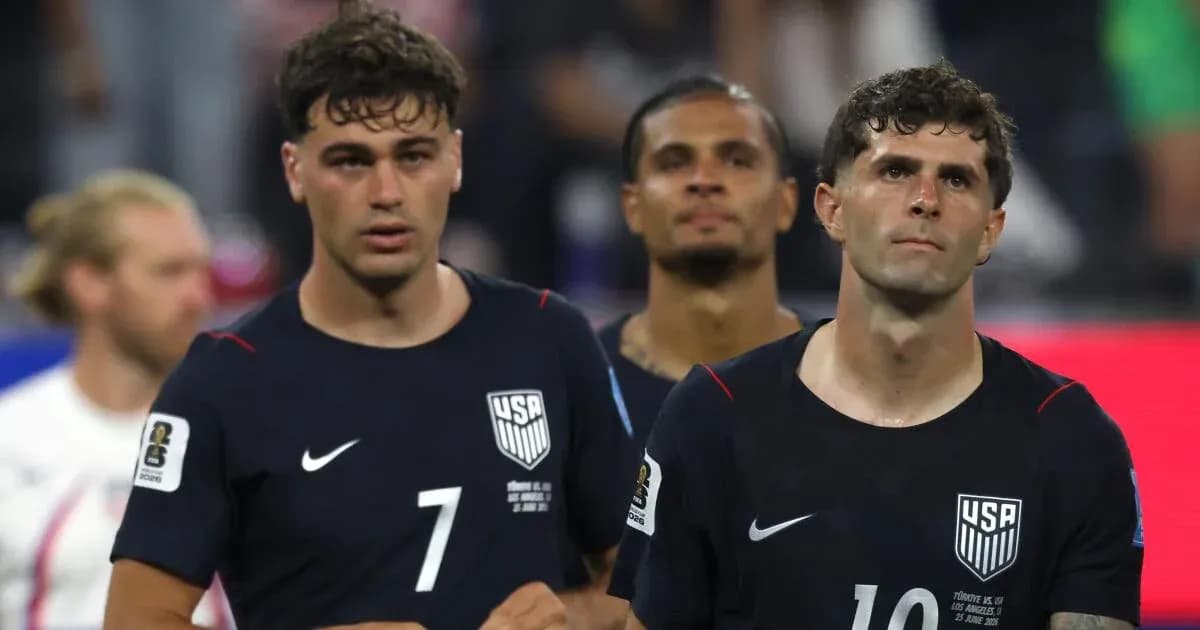 Jugadores de Estados Unidos tras el partido