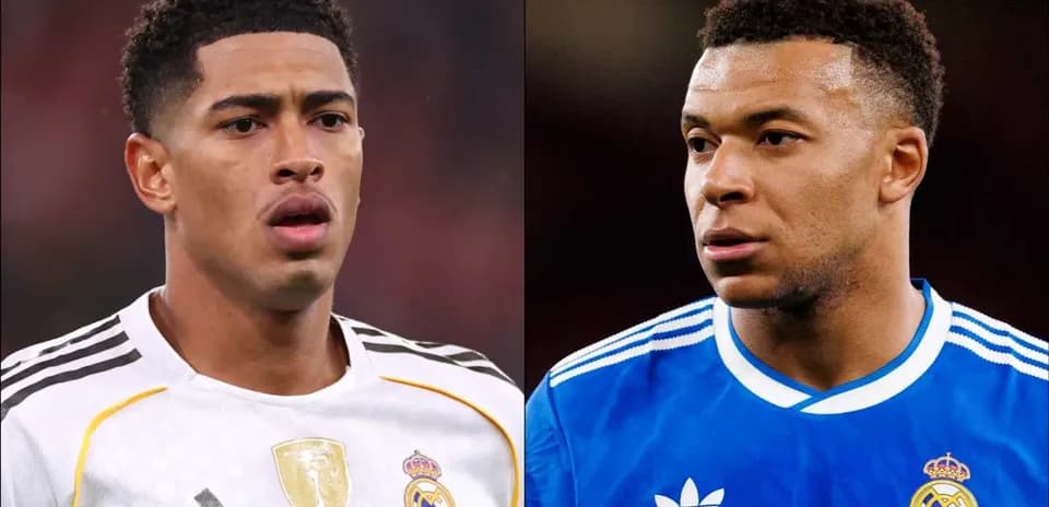 Jugadores de fútbol en uniformes de Real Madrid