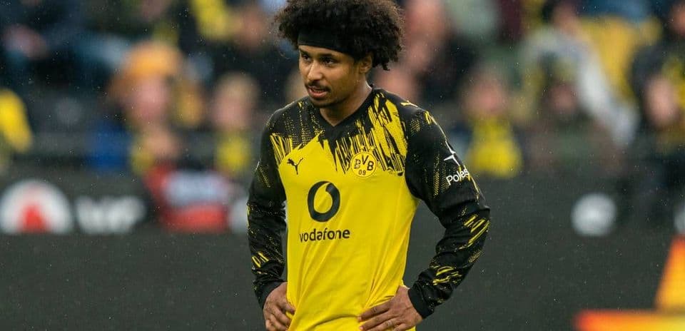 Jugador de Borussia Dortmund en el campo durante partido