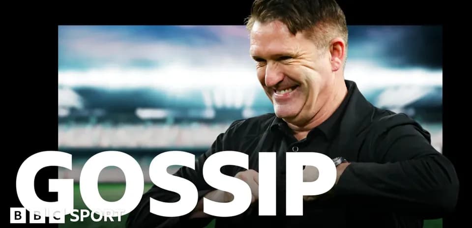 Entrenador sonriendo en un estadio de fondo