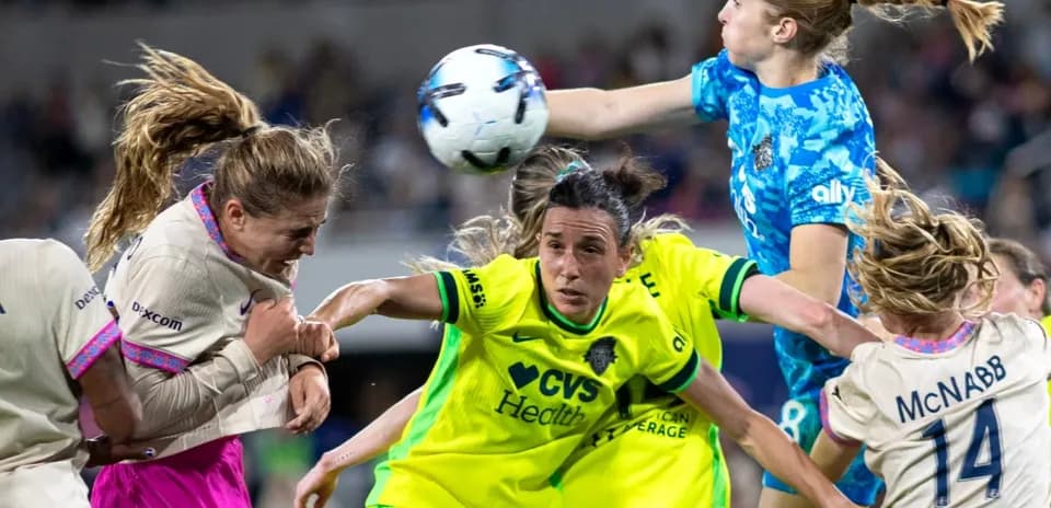 Jugadora de Houston Dash en acción durante el partido