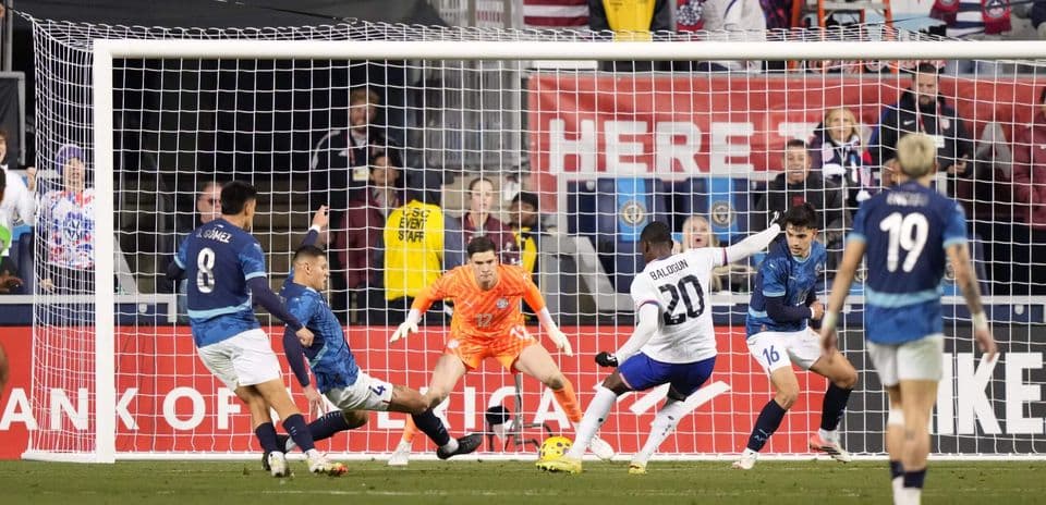 Acción del partido entre Estados Unidos y Paraguay