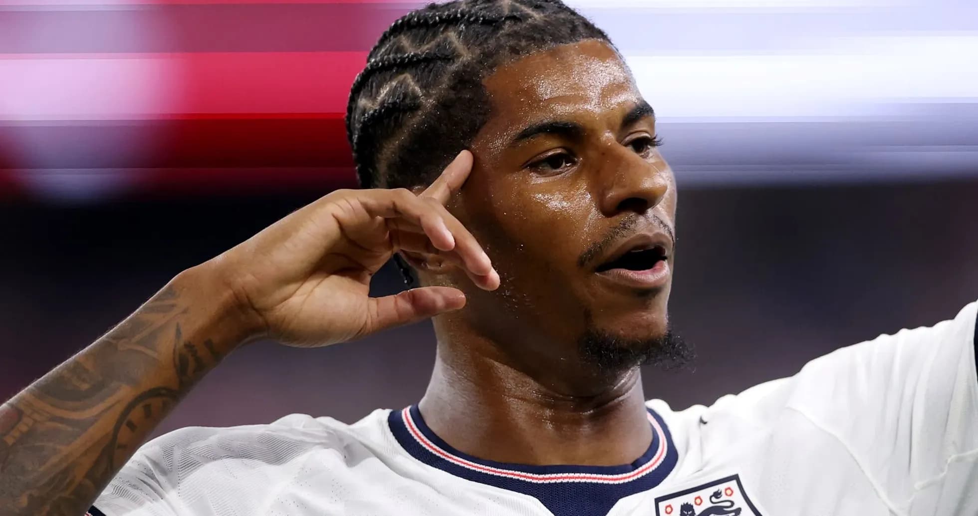Jugador de Inglaterra celebrando durante un partido