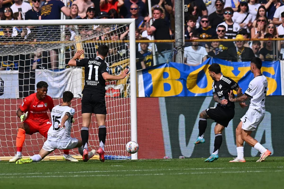 Gol de Dovihs en el partido Como vs Parma