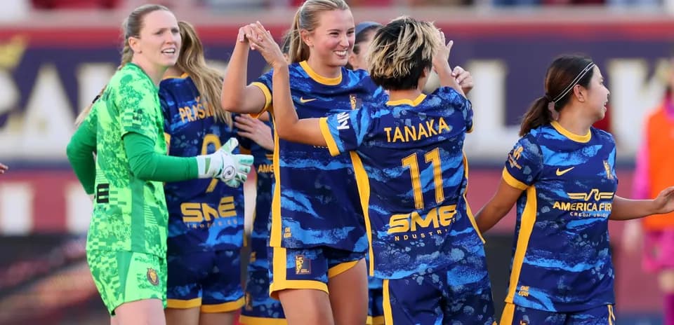 Jugadoras del San Diego Wave celebrando un gol