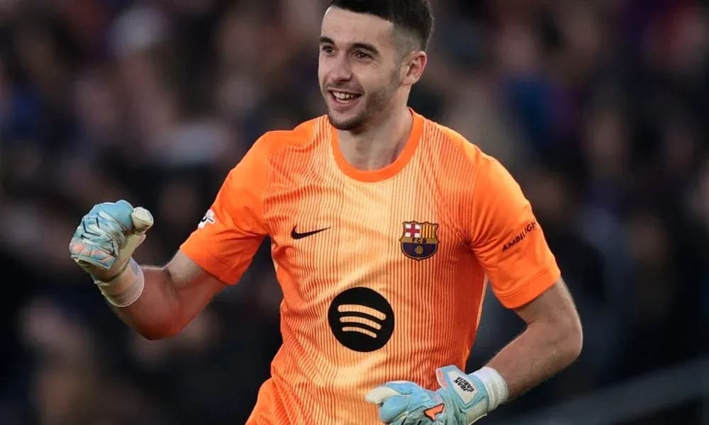Portero de Barcelona celebrando una parada durante el partido