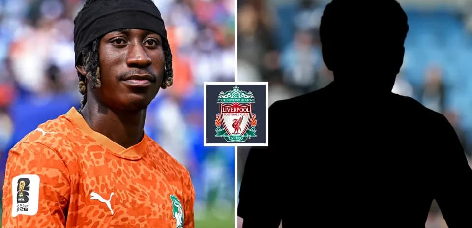 Jugador con camiseta de Costa de Marfil y logo de Liverpool