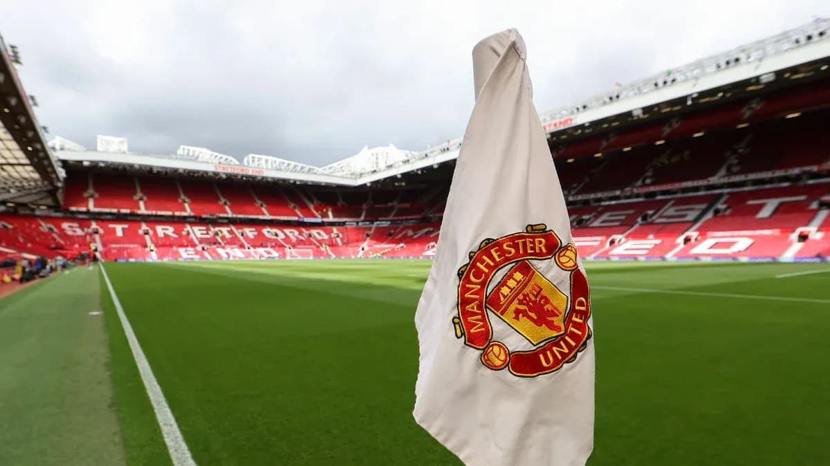 Bandera de esquina en el estadio Old Trafford