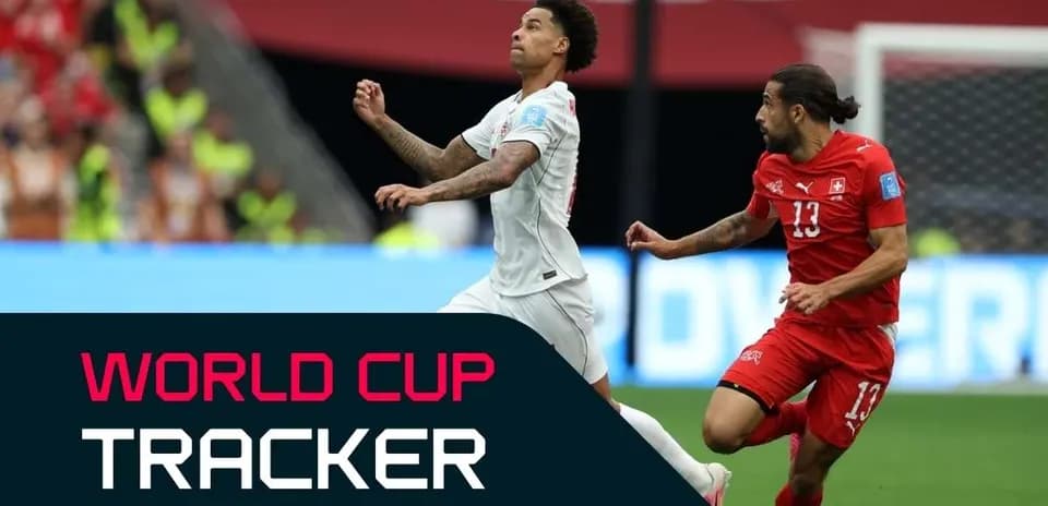 Jugador de España controla el balón durante el partido