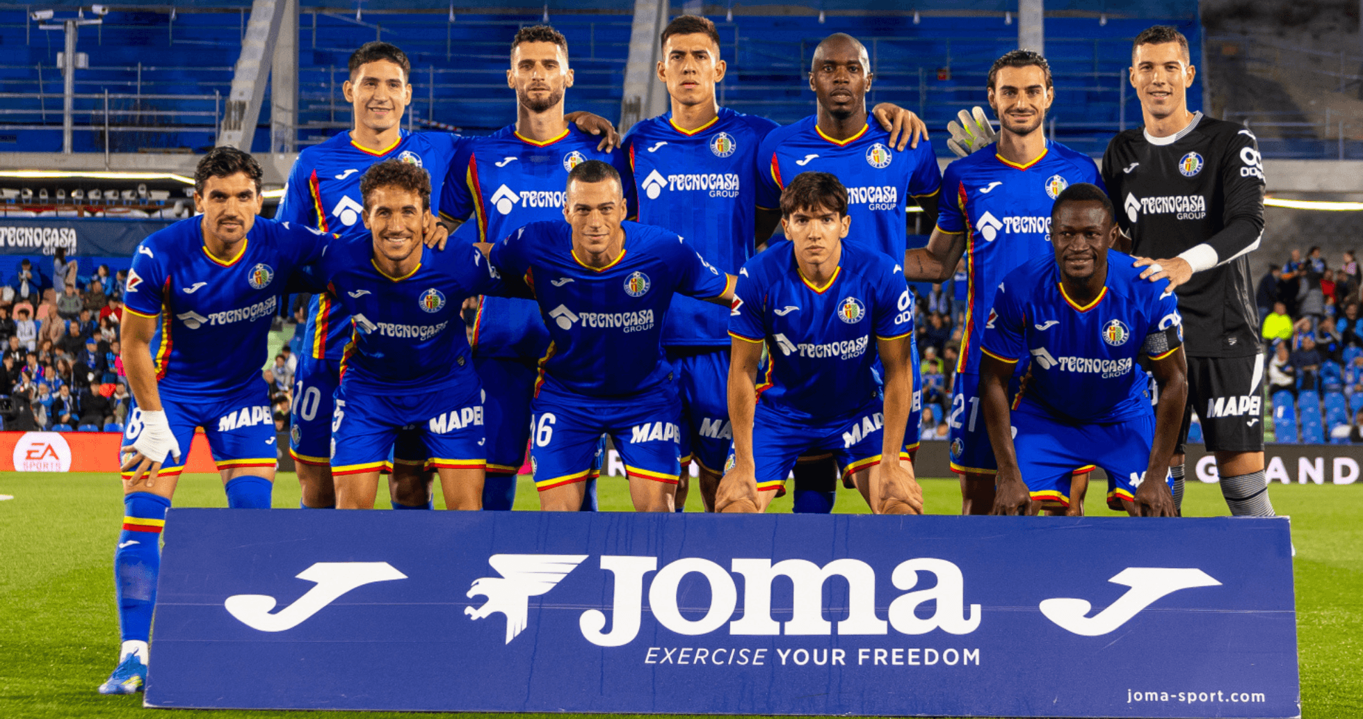 Equipo de Getafe posando antes del partido