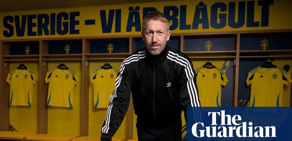 Entrenador posando en vestuario de selección sueca