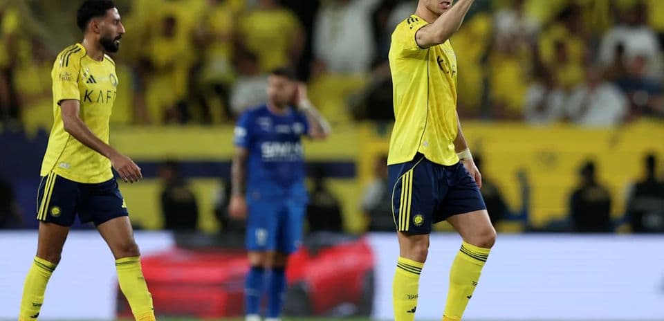 Jugadores de Al Nassr en el campo durante partido
