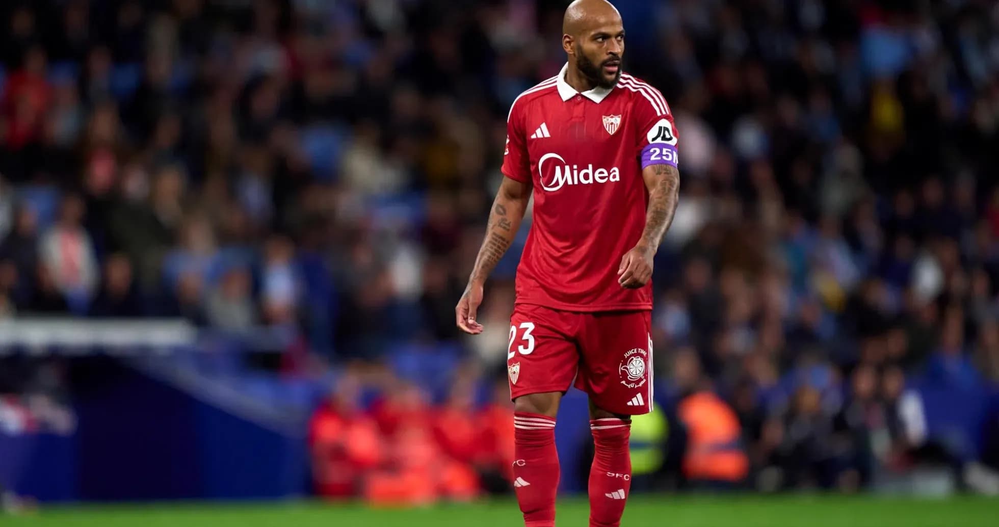 Jugador del Sevilla durante el partido