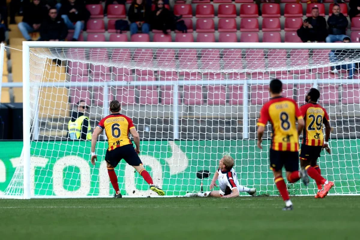 Gol de Lecce contra Genoa en Serie A