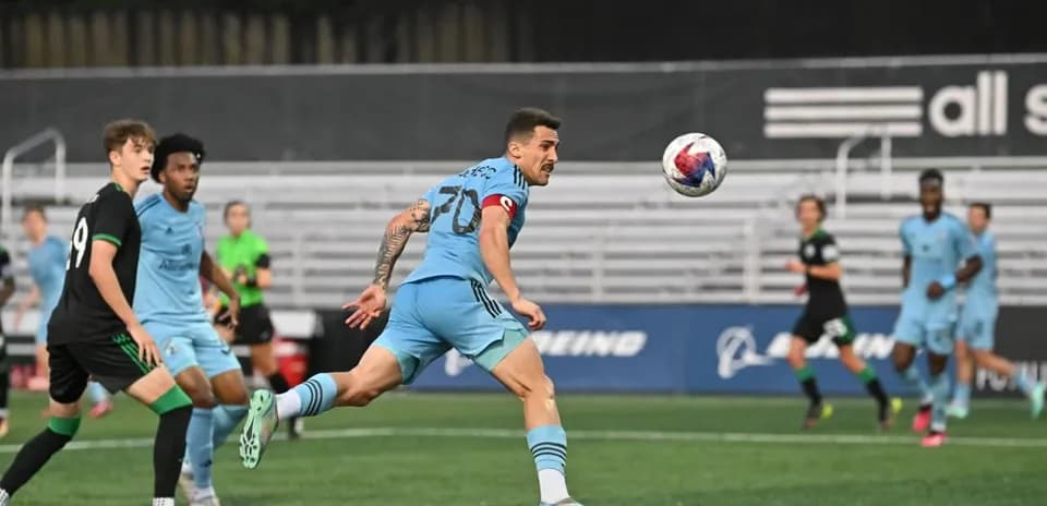 Jugador de Minnesota United II en acción