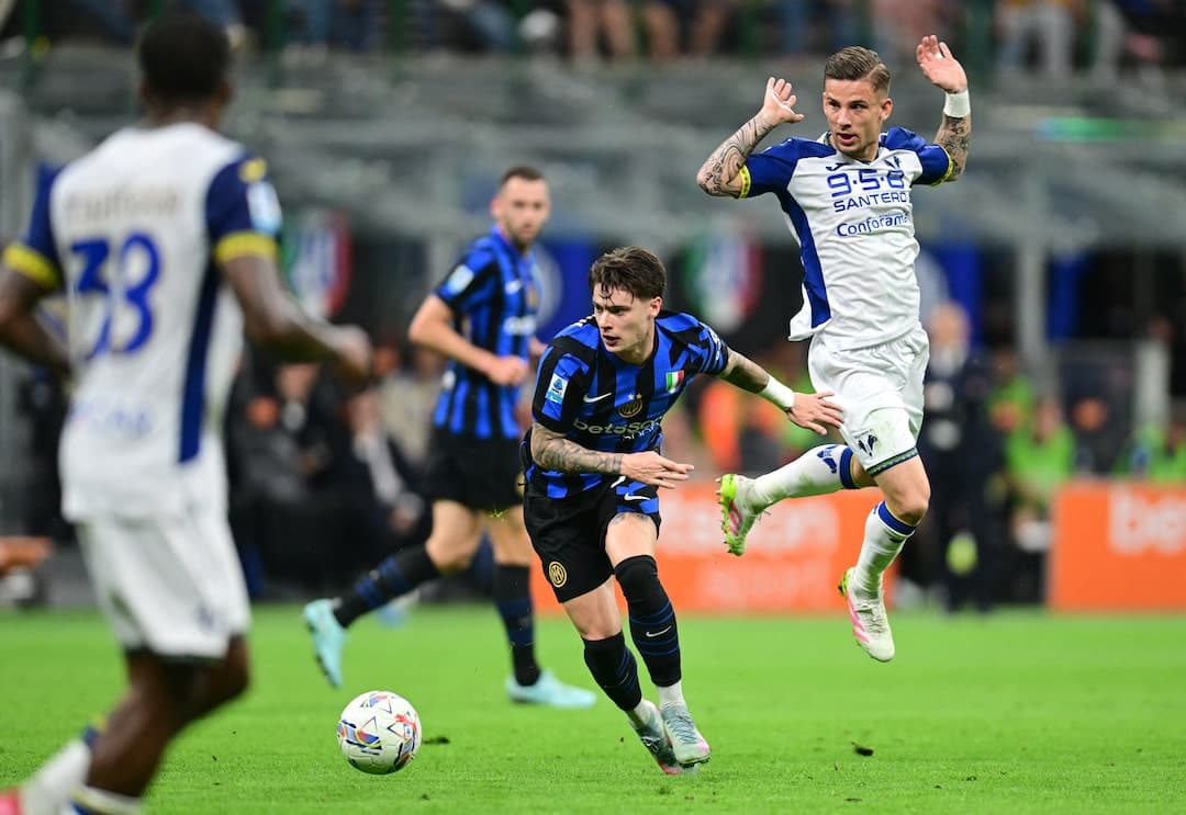Inter contra Hellas Verona en partido de fútbol