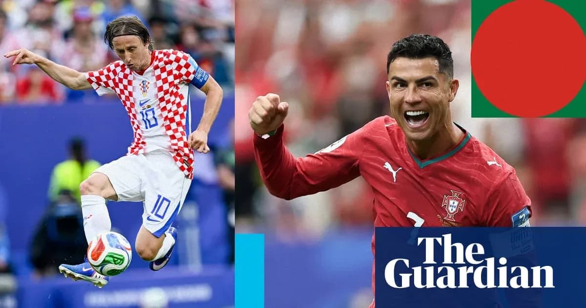 Luka Modric y Cristiano Ronaldo en acción deportiva