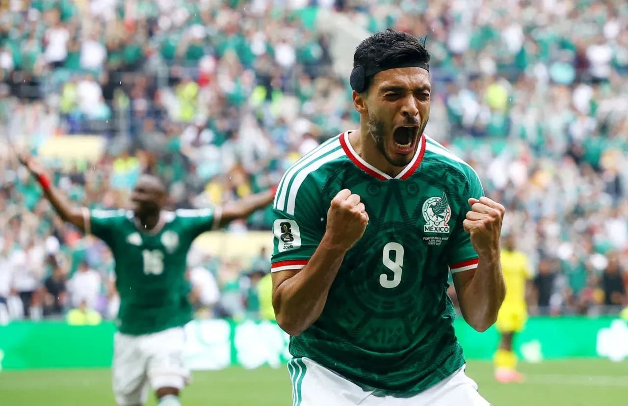 Jugador de México celebrando un gol