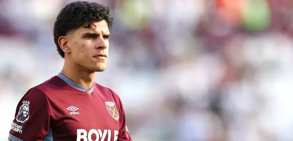 Jugador de West Ham en el campo durante el partido