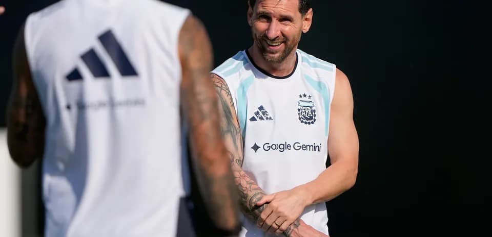 Lionel Messi en entrenamiento con Argentina