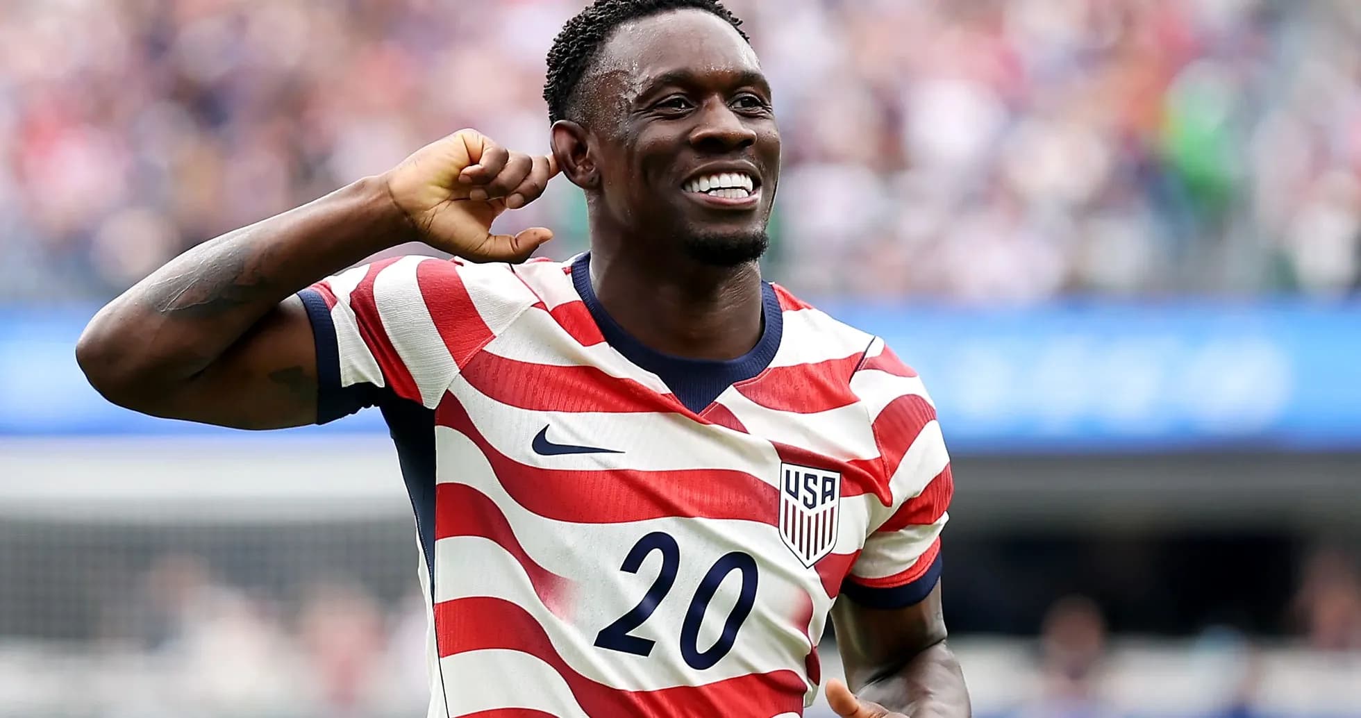 Jugador de la selección de Estados Unidos celebrando un gol