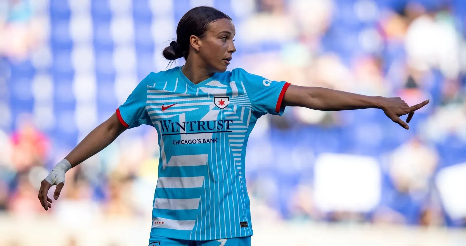 Jugadora del Chicago Red Stars señalando durante el partido