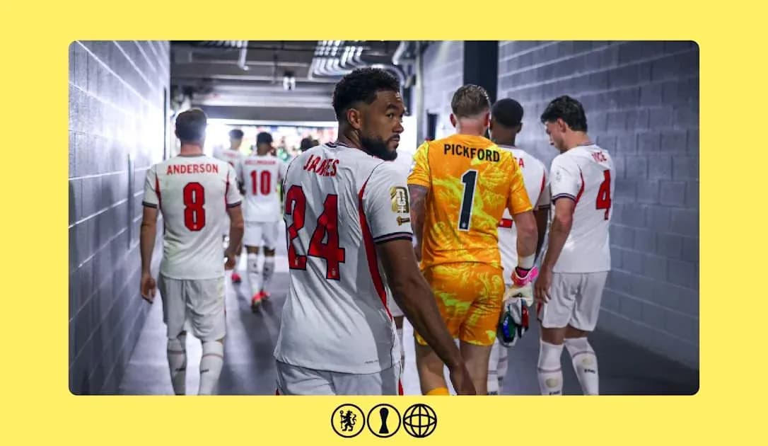 Jugadores saliendo al campo antes del partido