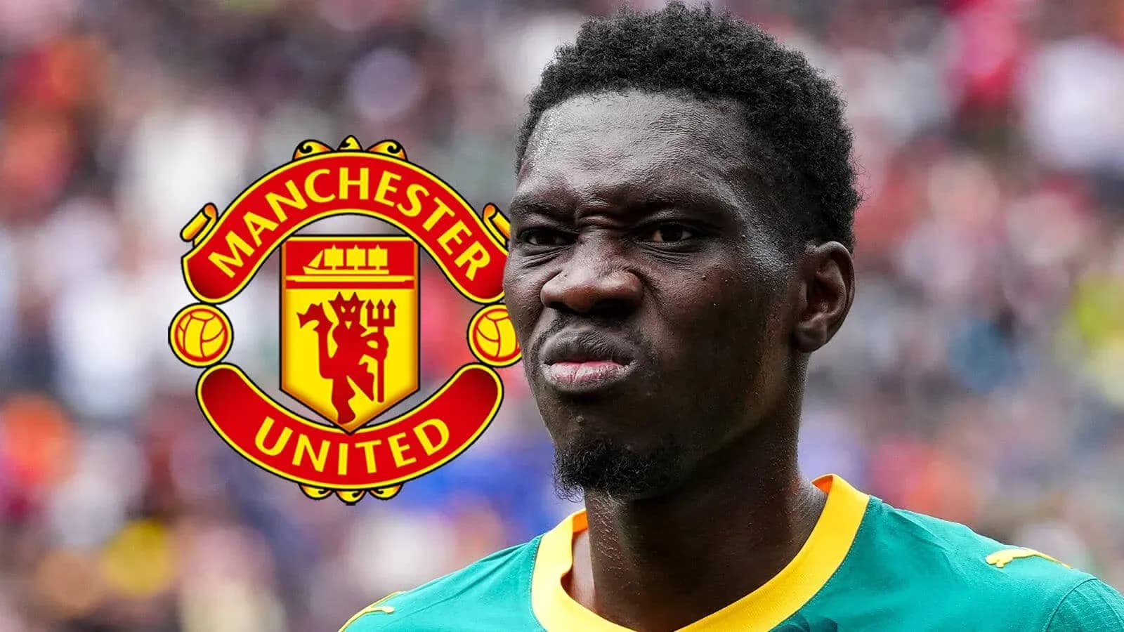 Jugador con camiseta de portero frente al logo de Manchester United