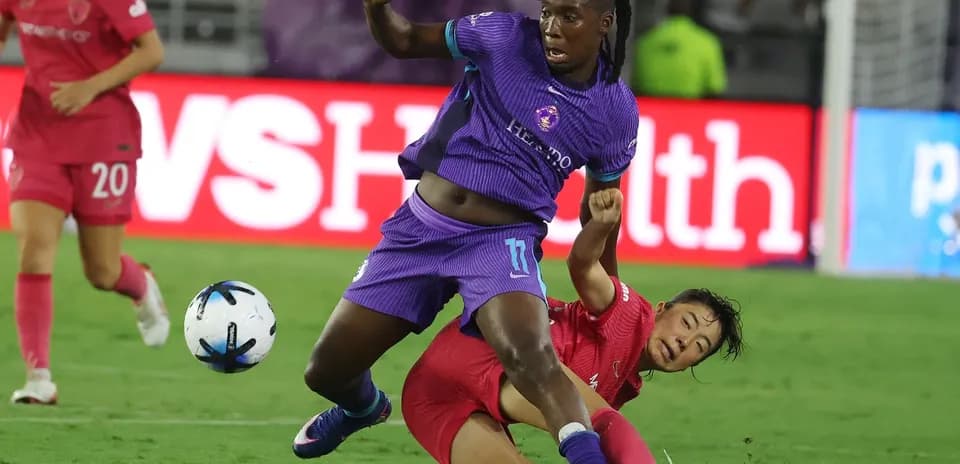 Jugadora de Orlando Pride cae mientras compite