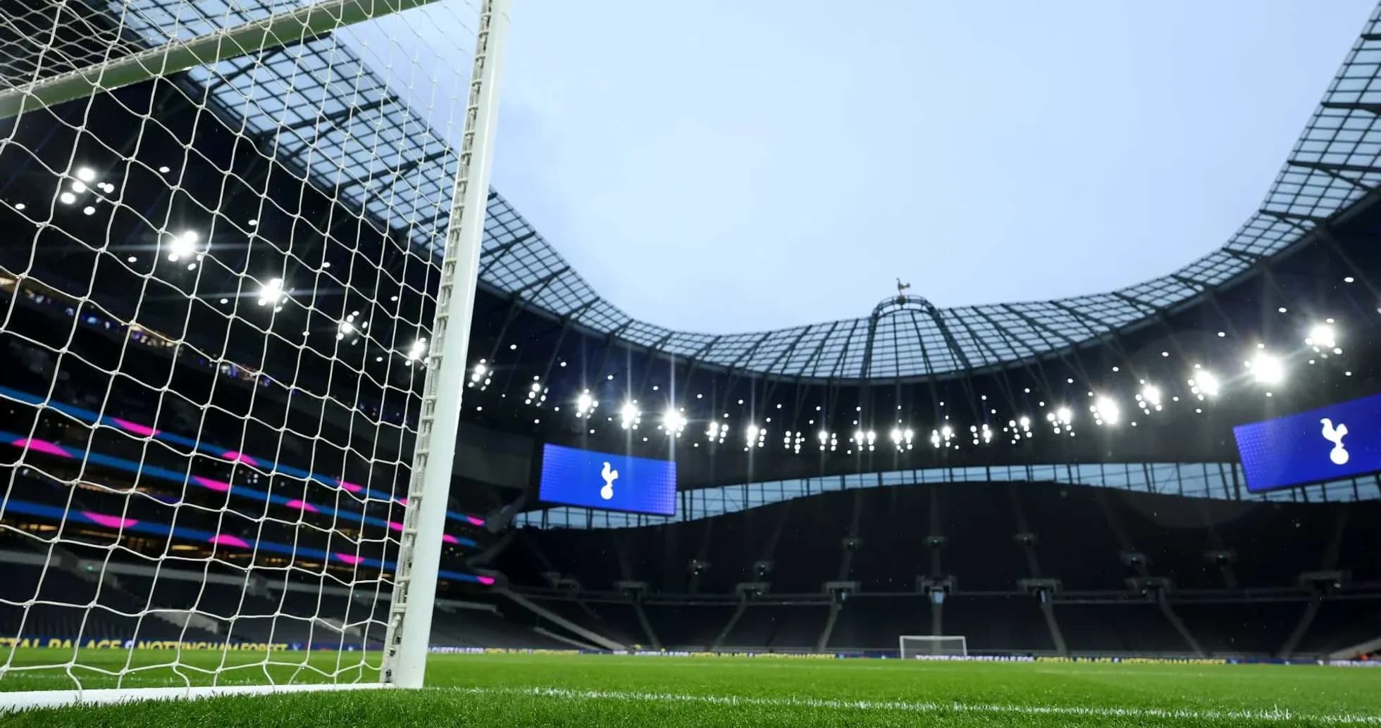 Vista del arco en el estadio Tottenham Hotspur